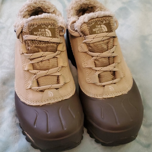 The North Face Shoes - The NORTH FACE winter waterproof shoe boots size 8